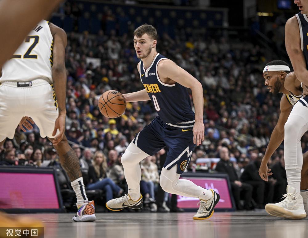 角落手递手 角落手递手